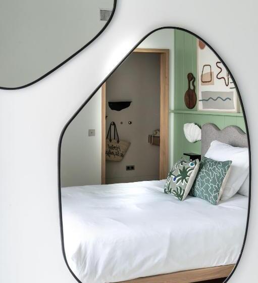 オーシャンビュースタンダードルームバルコニー付き, Hôtel De La Plage