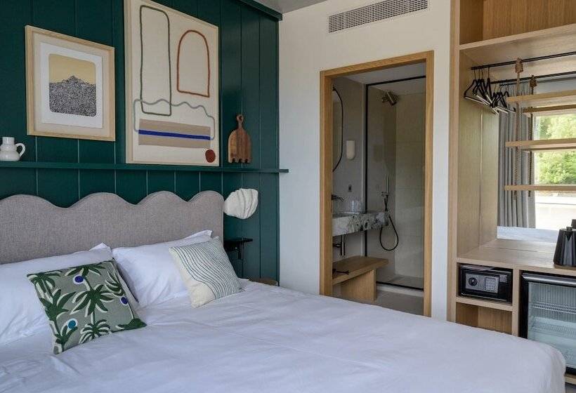 غرفة قياسية مطلّة علي البحر, Hôtel De La Plage