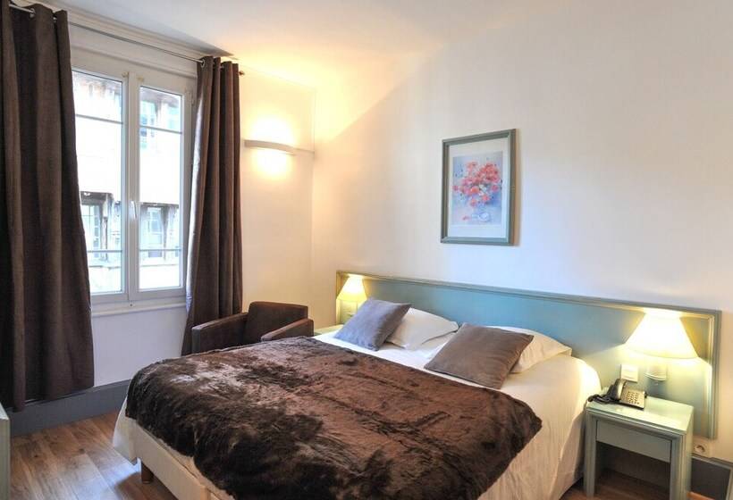 חדר סופריור, Des Falaises