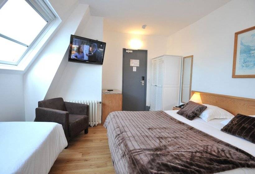 חדר סטנדרט לשלושה, Des Falaises