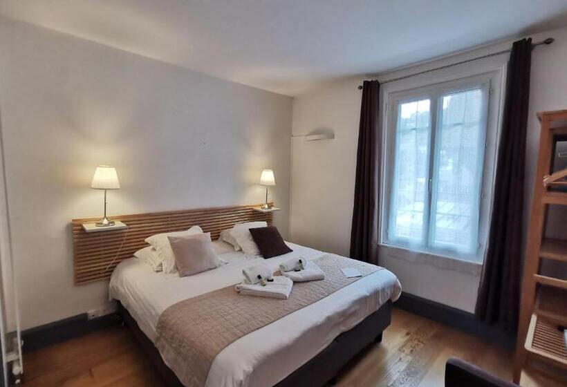 חדר סופריור, Des Falaises