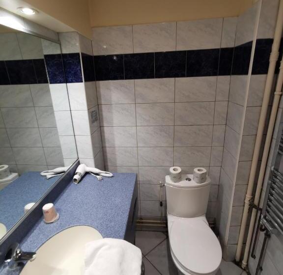 חדר סופריור, Des Falaises