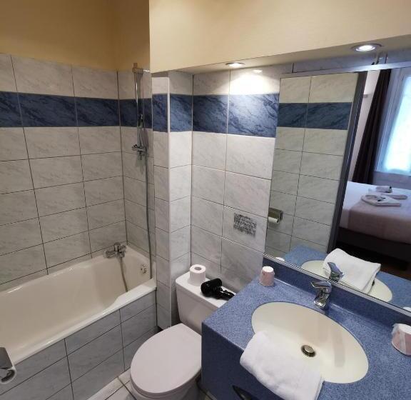 חדר סופריור, Des Falaises