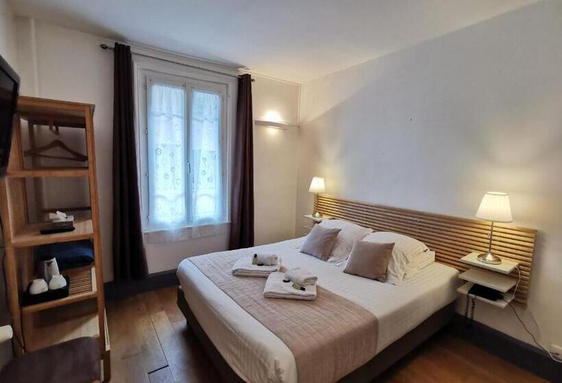 חדר סופריור, Des Falaises