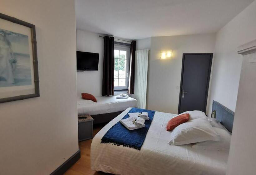 חדר סטנדרט לשלושה, Des Falaises