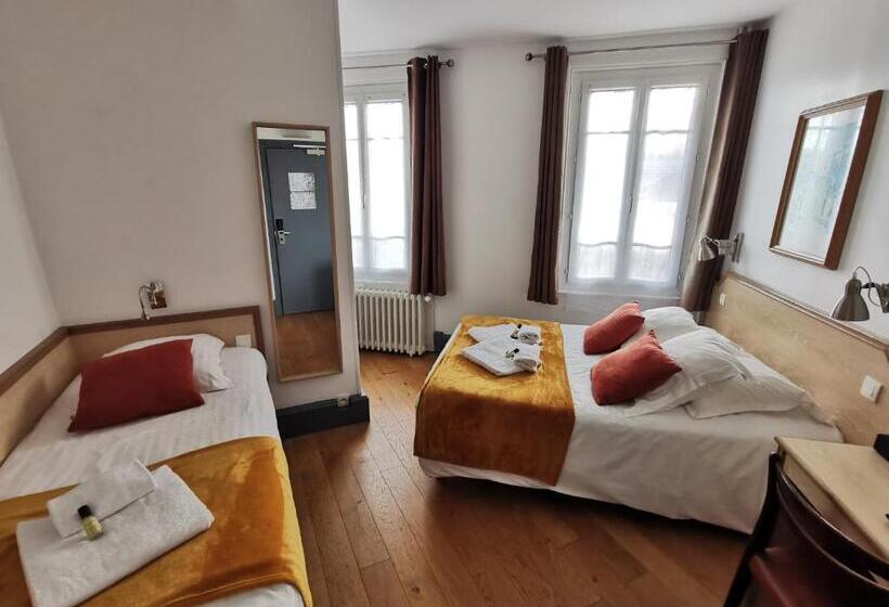 חדר סטנדרט לשלושה, Des Falaises