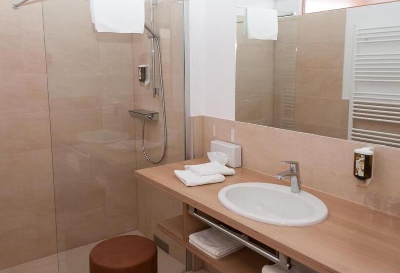 小型套房带阳台, Familiengasthof Maier