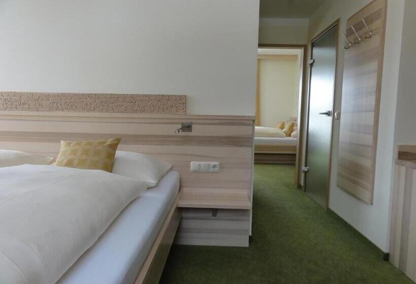 带2个卧室的套房, Familiengasthof Maier