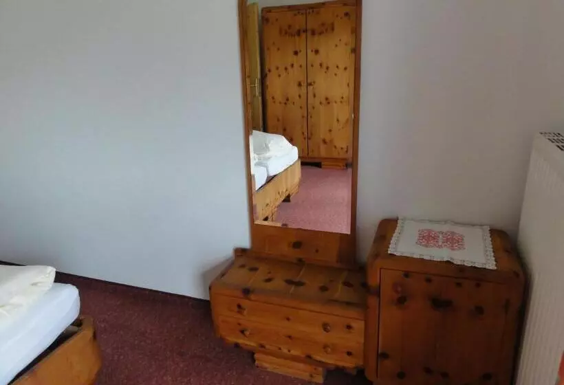 Huoneisto 1 Makuuhuone, Familiengasthof Maier