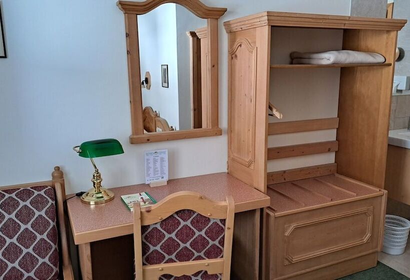 标准单人间, Familiengasthof Maier