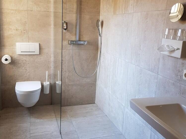 家庭间, Familiengasthof Maier