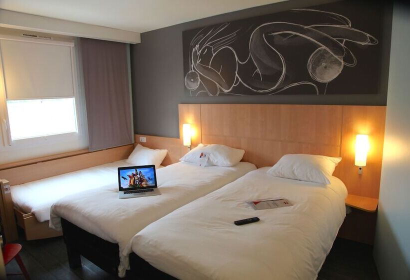 Номер Стандарт, Ibis Les Herbiers