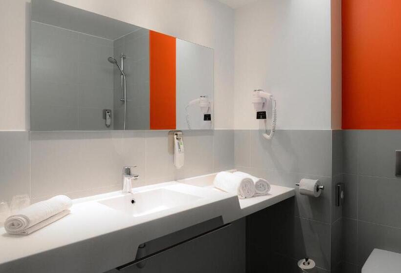 Номер Стандарт, Ibis Styles Caen Centre Gare