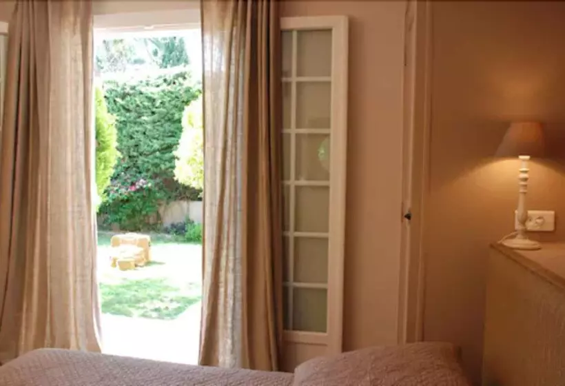 اتاق سوپریور, Les Jardins De Cassis
