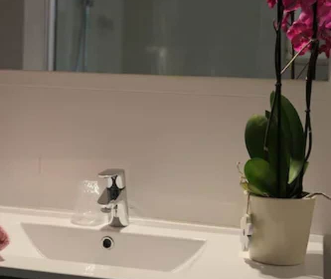 高级大房间, Les Jardins De Cassis