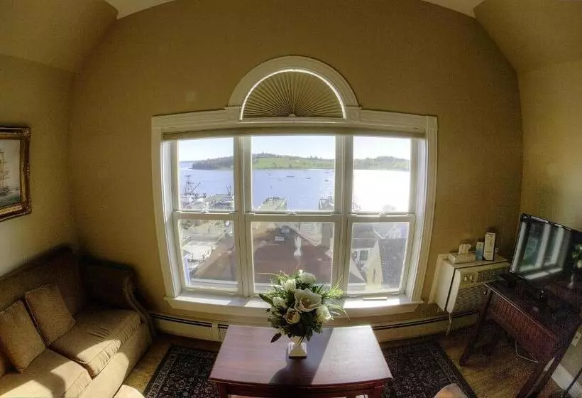 Sviitti, Lunenburg Arms