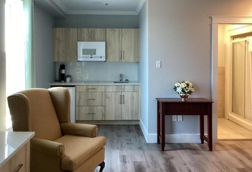 סוויטה, Lunenburg Arms