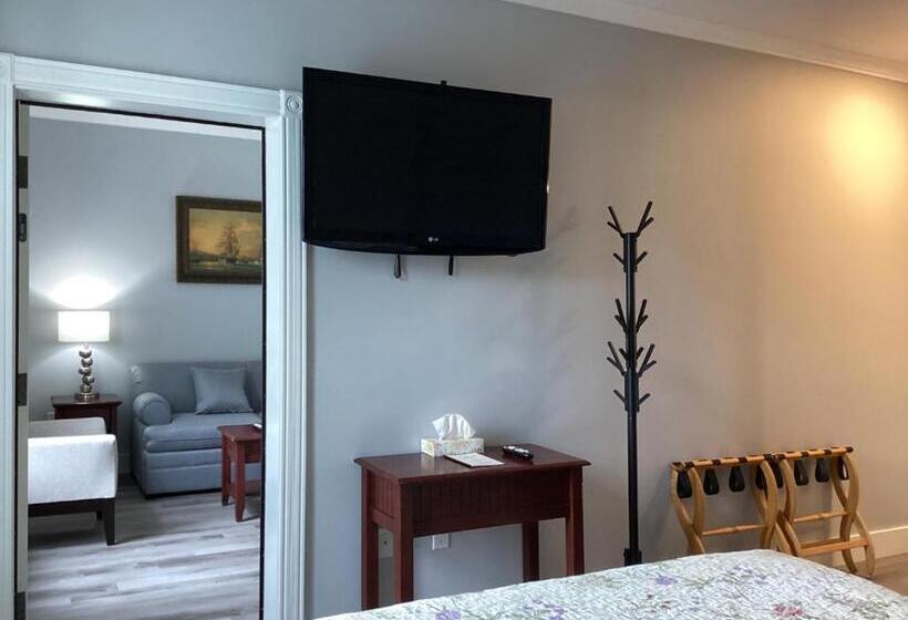 סוויטה, Lunenburg Arms