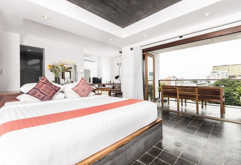 سوییت, Patio Hotel & Urban Resort