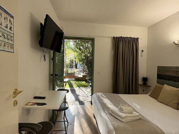 غرفة قياسية مطلّة علي الحديقة, Pavillon Imperial