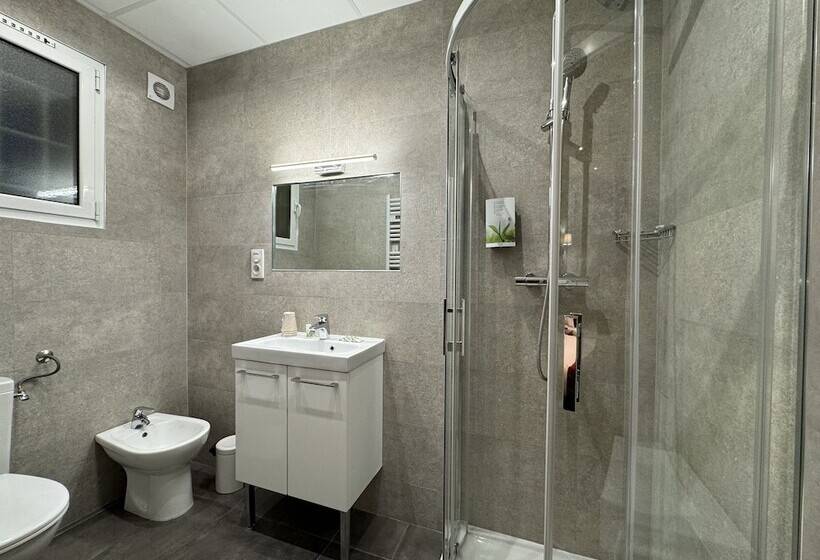 غرفة قياسية رباعية, Pavillon Imperial