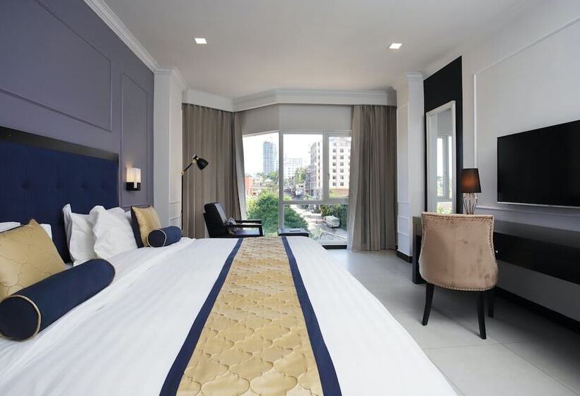 סוויטת ג'וניור, Queenco Hotel & Casino