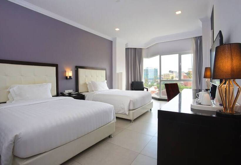 חדר דלוקס נוף לים, Queenco Hotel & Casino