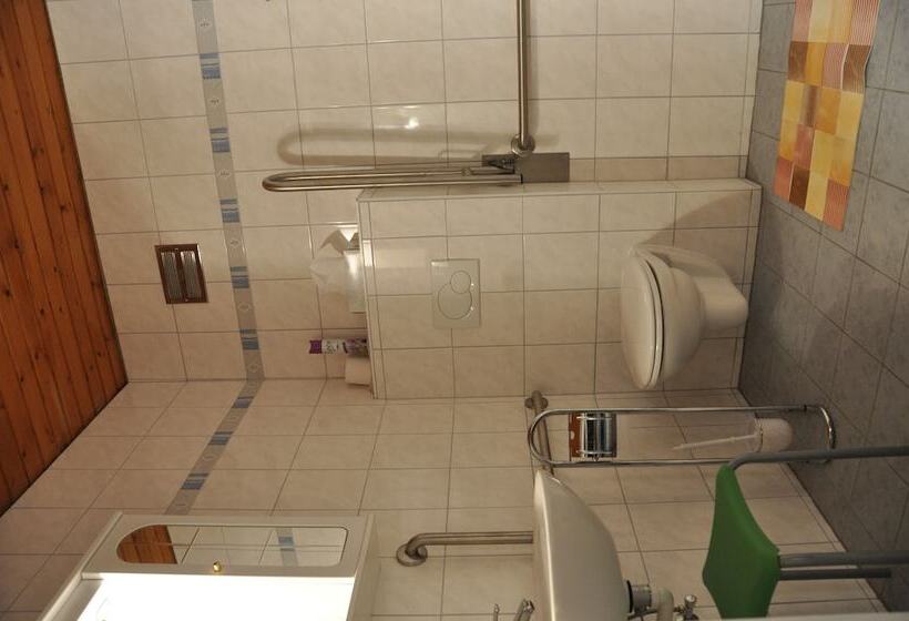 חדר סטנדרט לשלושה, Restaurant Moser Pöchlarn