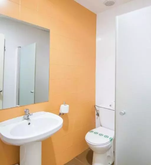 اتاق استاندارد سه نفره, Albergue Inturjoven Granada