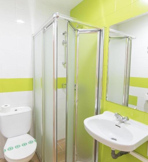 اتاق استاندارد چهار تخته, Albergue Inturjoven Granada