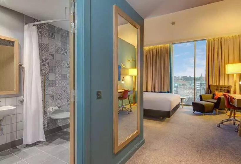 Standard Room King Bed Adapted for people with reduced mobility, Hilton Istanbul Bomonti Hotel & Conference Center