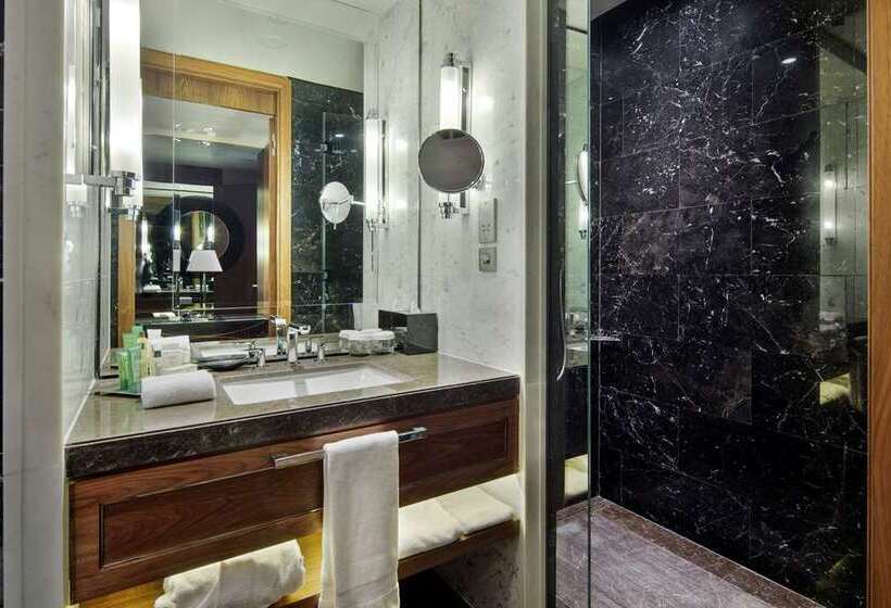 Suite King Bed, Hilton Istanbul Bomonti Hotel & Conference Center