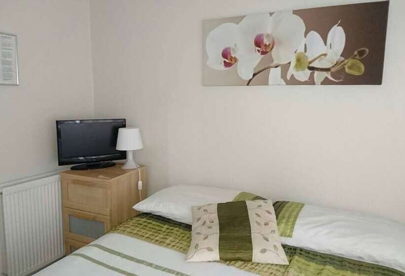 חדר קומפורט לשלושה, Apple House Guesthouse Heathrow Airport