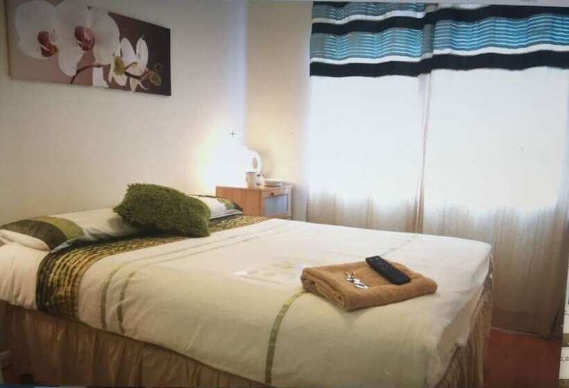 חדר קומפורט לשלושה, Apple House Guesthouse Heathrow Airport