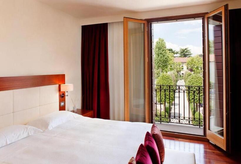 חדר סופריור, Al Tezzon