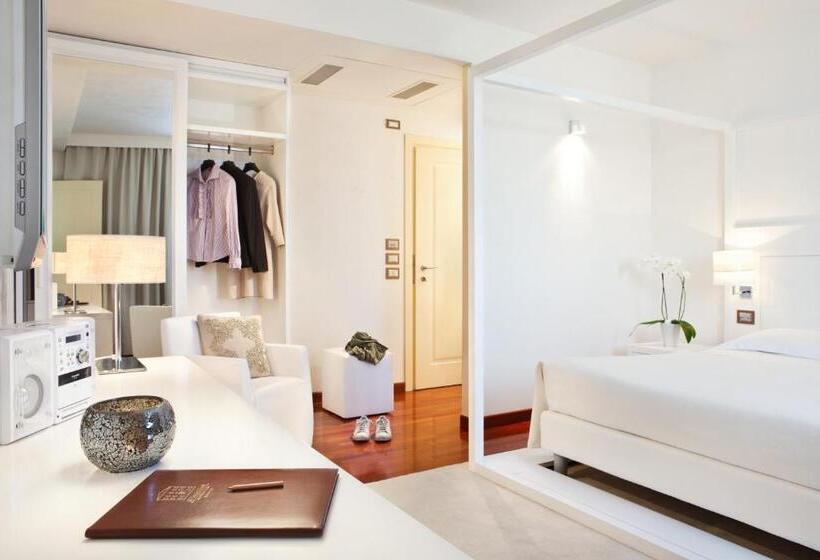 חדר דלוקס, Al Tezzon