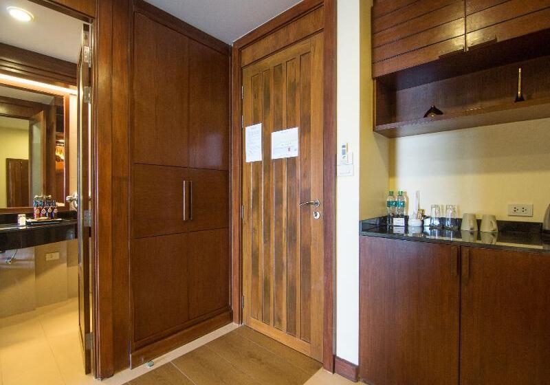 חדר דלוקס, Al Tezzon