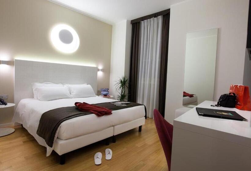 Deluxe Zimmer, Coppe Trieste   Boutique