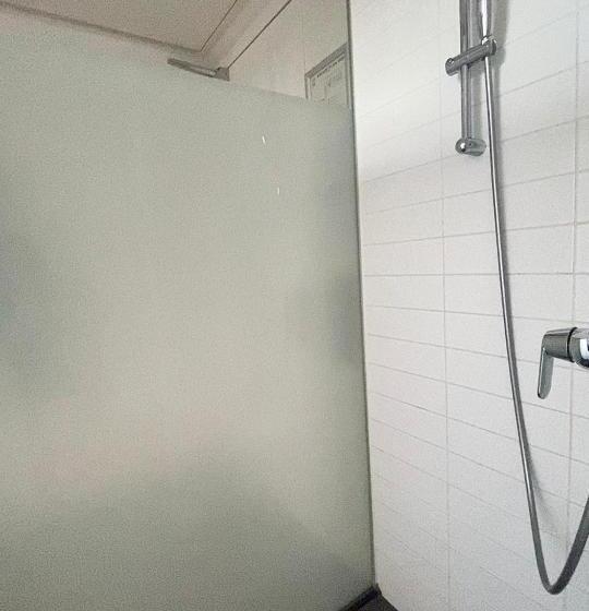 Номер Basic, Easyhotel The Hague City Centre
