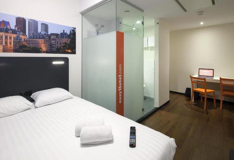 Номер Superior, Easyhotel The Hague City Centre
