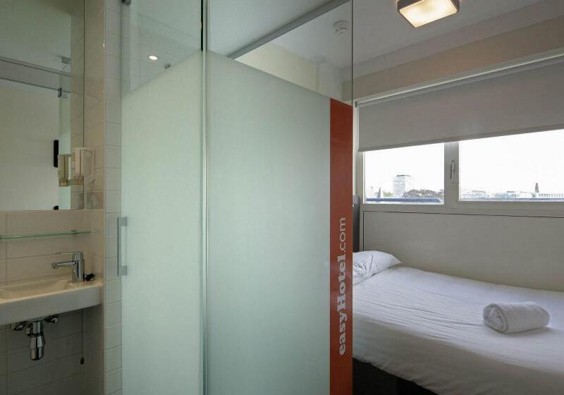 Номер Basic, Easyhotel The Hague City Centre