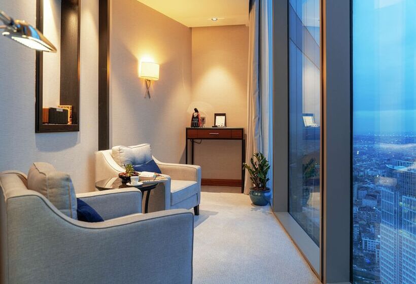 Executive Room, Hilton Istanbul Bomonti Hotel & Conference Center