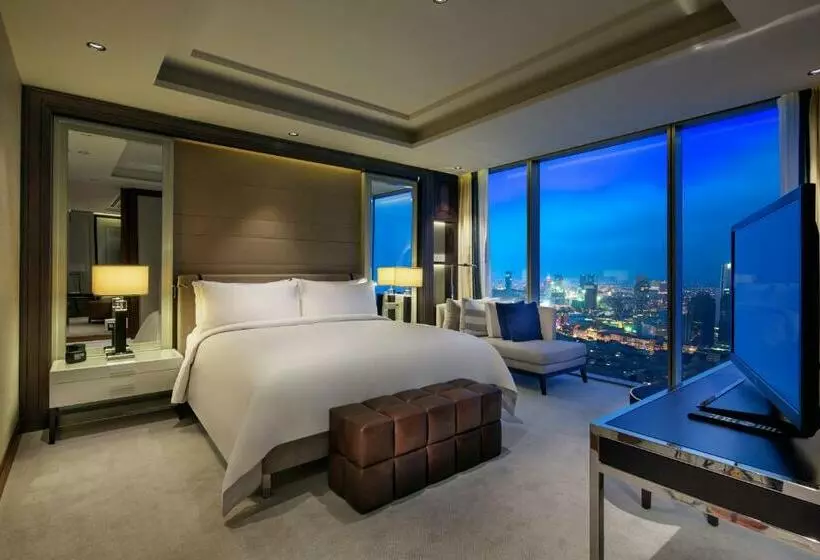 Executive Suite King Bed, Hilton Istanbul Bomonti Hotel & Conference Center
