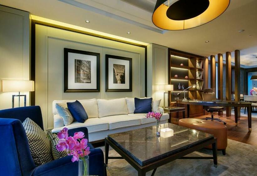 Executive Suite King Bed, Hilton Istanbul Bomonti Hotel & Conference Center