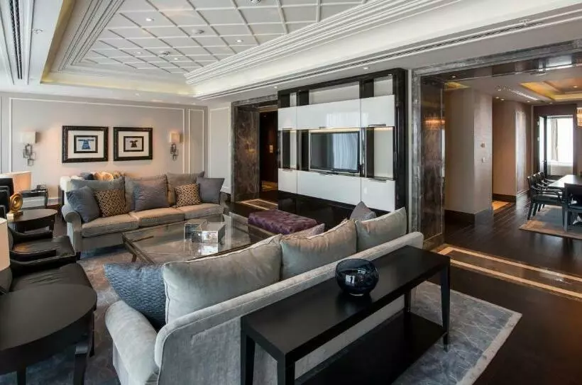 Executive Suite King Bed, Hilton Istanbul Bomonti Hotel & Conference Center