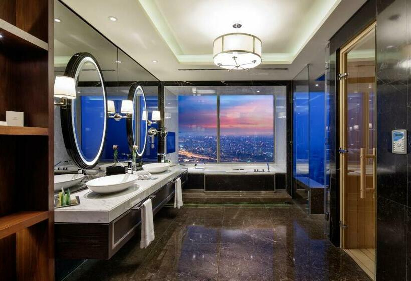 Executive Suite King Bed, Hilton Istanbul Bomonti Hotel & Conference Center