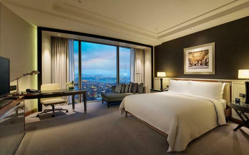 身障者適用キングサイズベッドルーム, Hilton Istanbul Bomonti Hotel & Conference Center