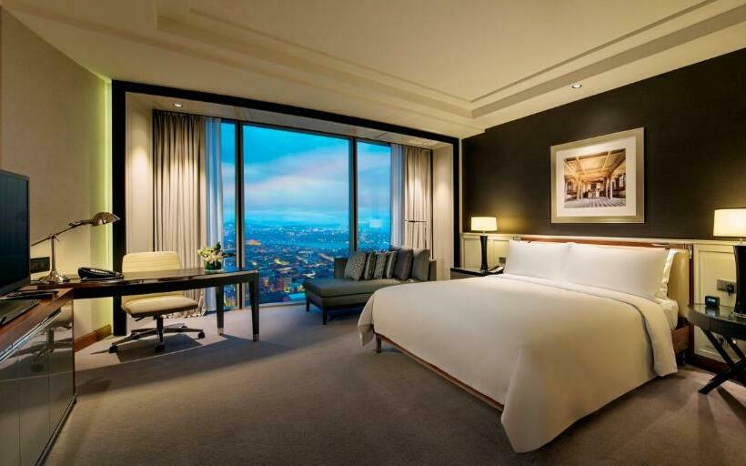 キングサイズベッドのスタンダードルーム, Hilton Istanbul Bomonti Hotel & Conference Center