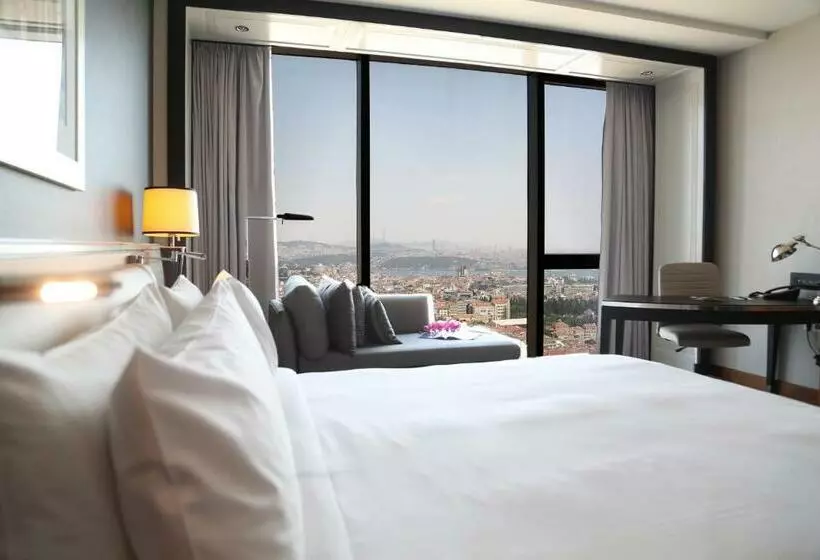 Executive Room Sea View, Hilton Istanbul Bomonti Hotel & Conference Center