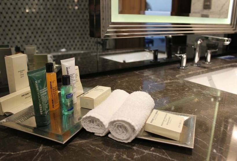 Executive Room Sea View, Hilton Istanbul Bomonti Hotel & Conference Center